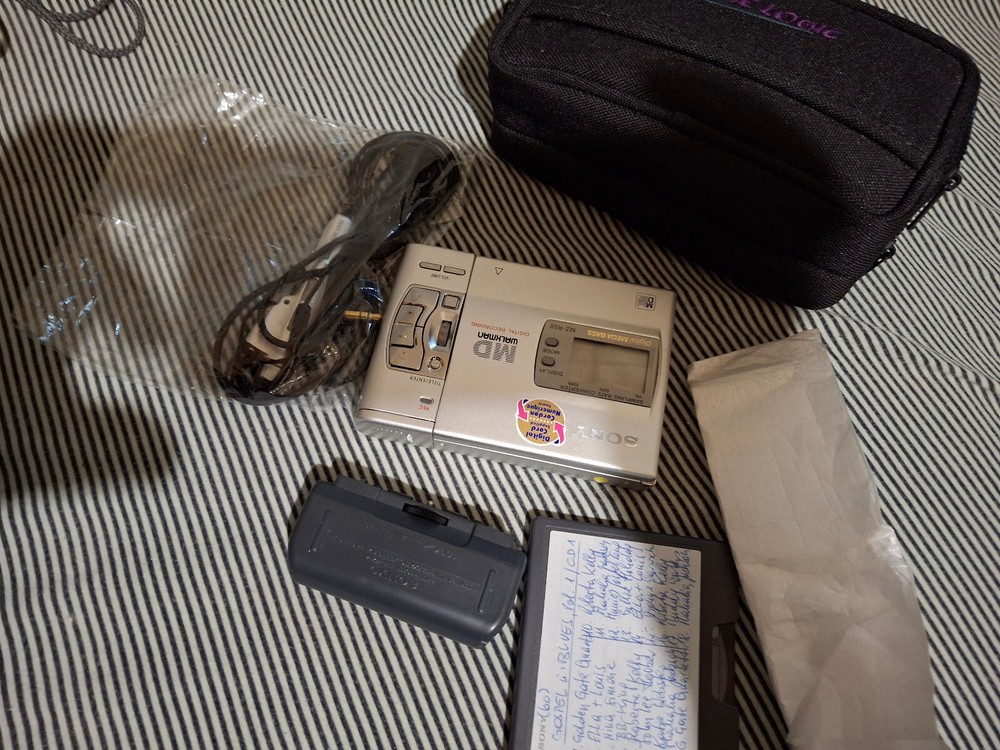 sony MZ-R50