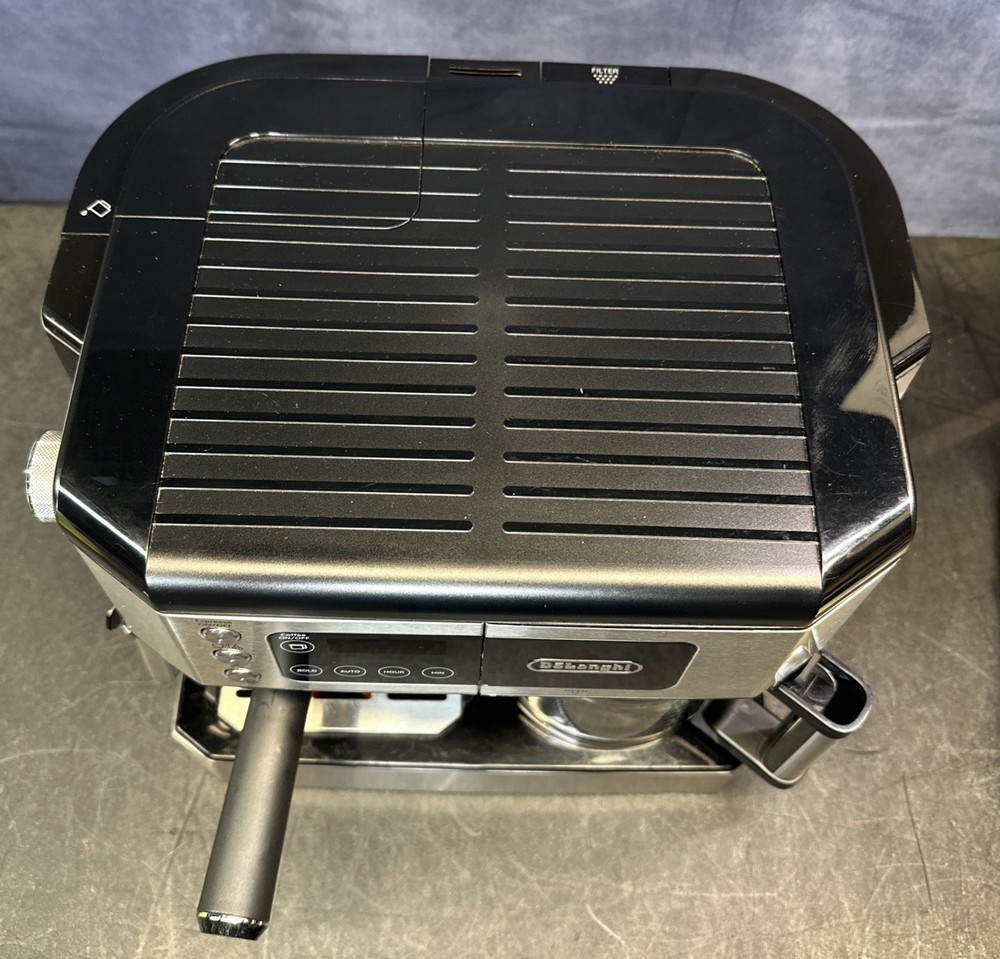 DeLonghi COM532M Espresso Machine / READ