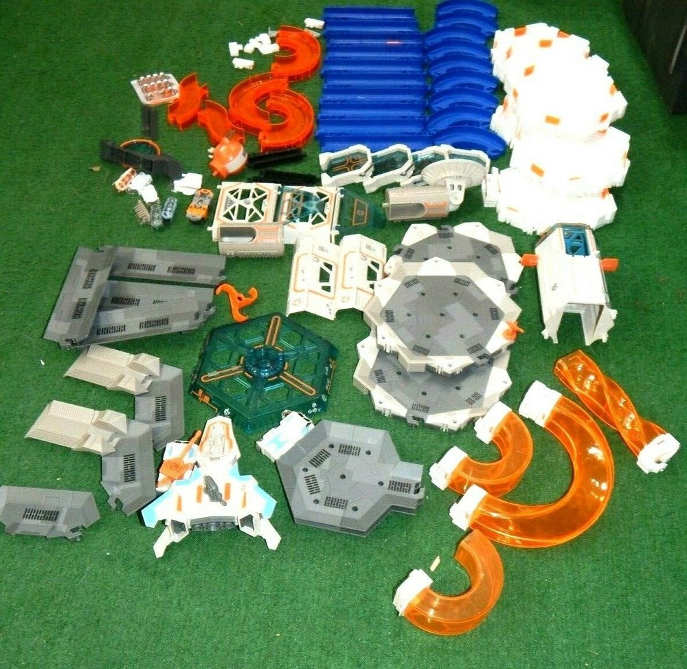 100+ Piece set Hex Bugs and more including RARE Hex Rocket