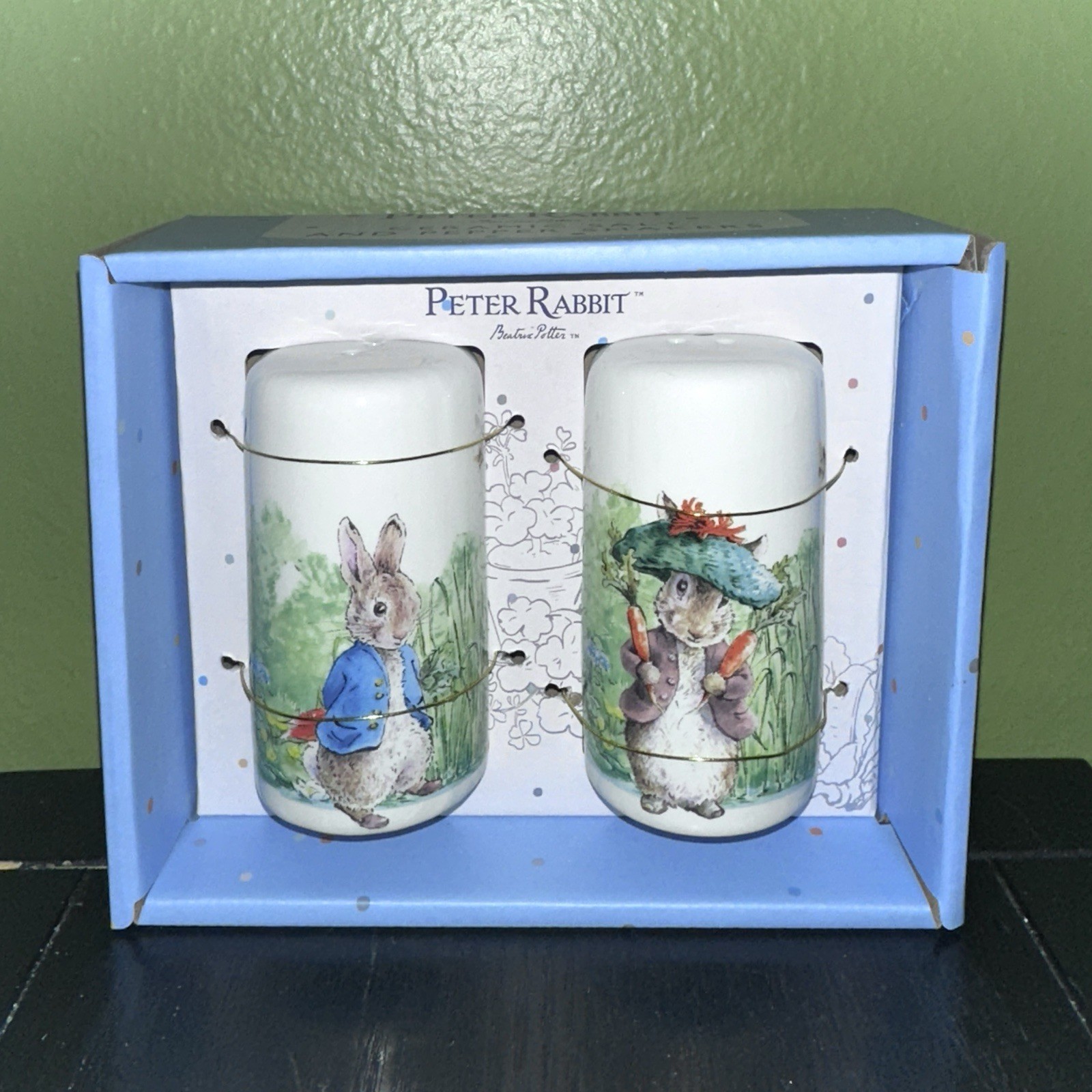 New BEATRIX POTTER Peter Rabbit Salt & Pepper Shakers Set Easter Spring Decor