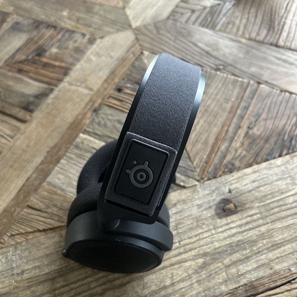 SteelSeries Arctis 7 Plus Wireless Over-Ear Gaming Headset - Black