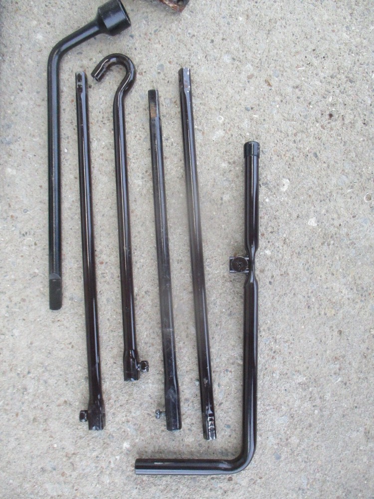 05 Tahoe Jack & Tools 00-13 Silverado