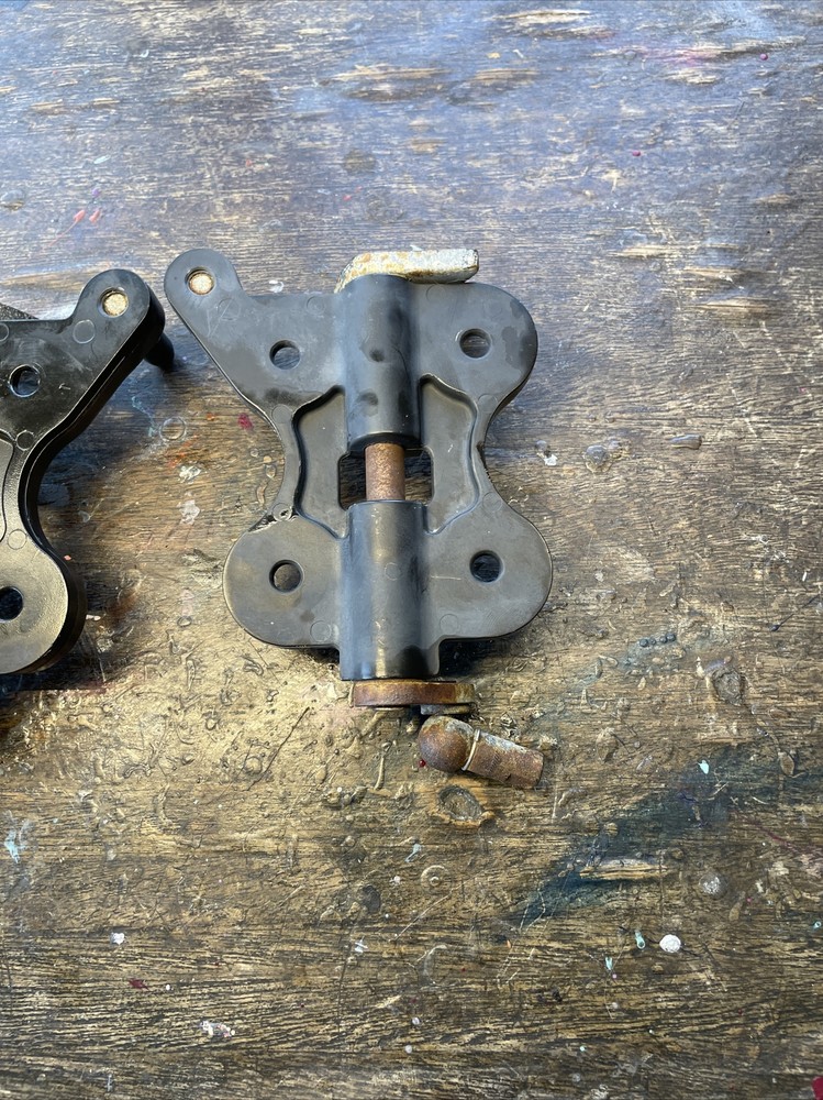 Chrysler Crossfire Convertible Upper Latch Pair Used Front.