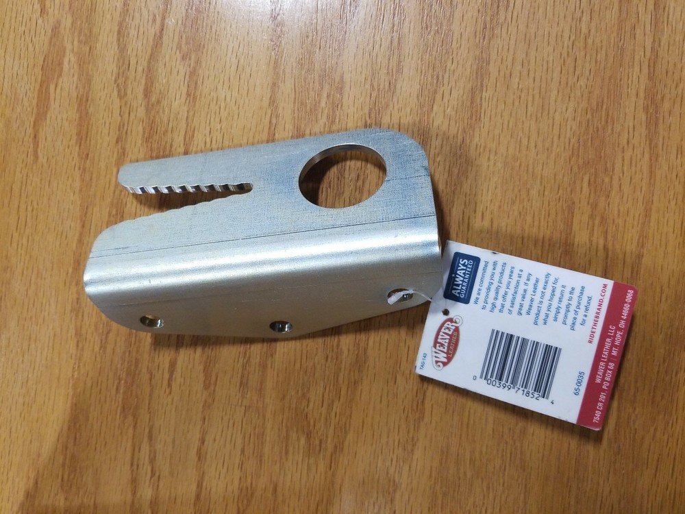 WEAVER EZ Tie Bracket with V-Notch for Securing Animals without Knots