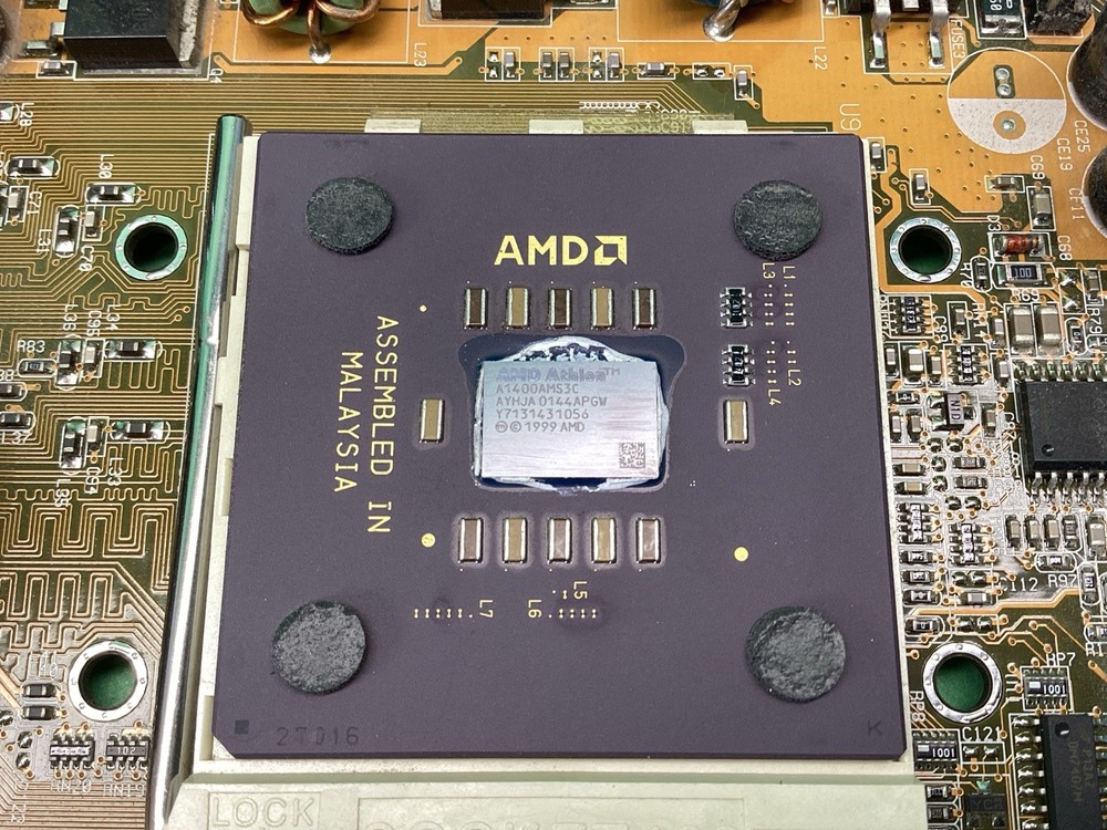 ASUS A7V266-E Desktop Motherboard + AMD Athlon CPU + RAM - UNTESTED