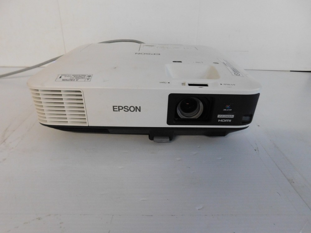 ^^ EPSON LCD PROJECTOR MODEL H620A (PLM112)