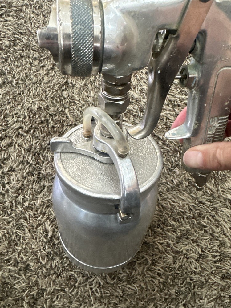 DeVilbiss JGA Paint Spray Gun & Cup With 705 E4 Nozzle