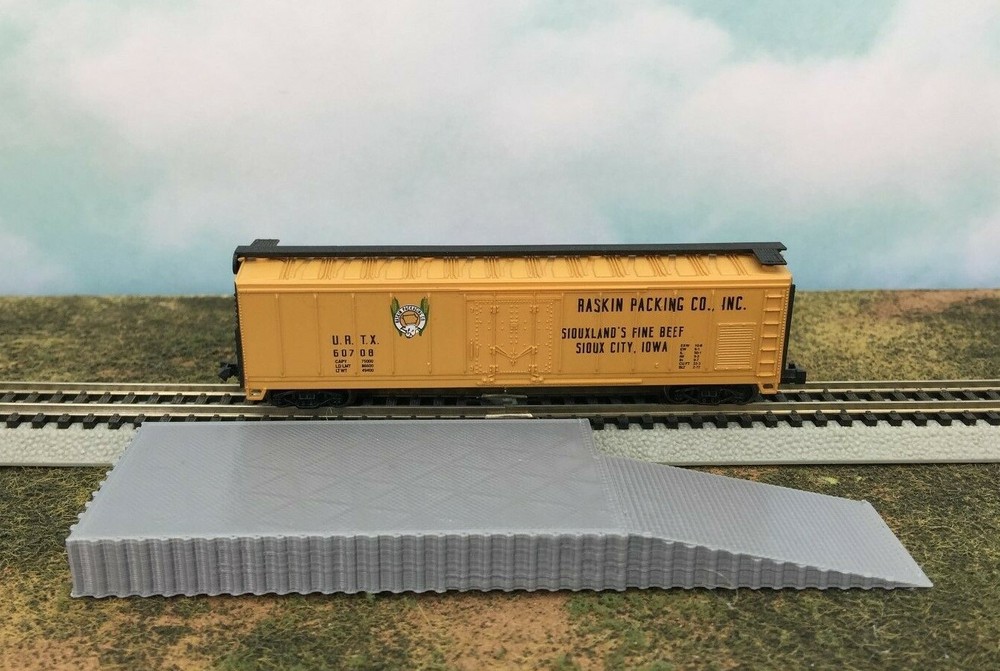 Long Loading Platform Dock with Ramp - N Scale 1:160 - No Assembly Required!