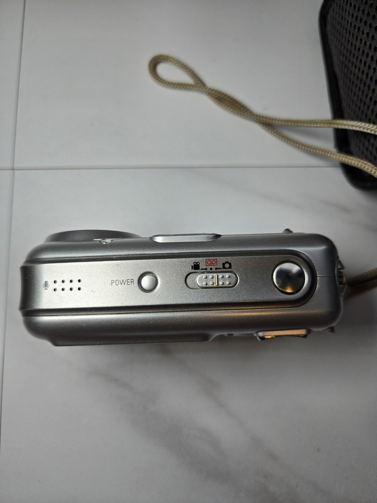 Samsung Digimax A400 Digital Camera Silver With Samsung Case
