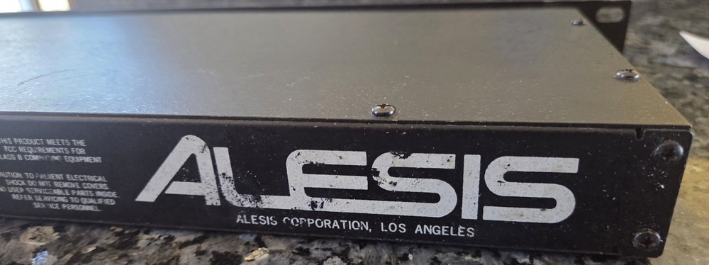 Alesis Midiverb II Digital Multi-Effects Processor Rack Mount 2-Channel Reverb