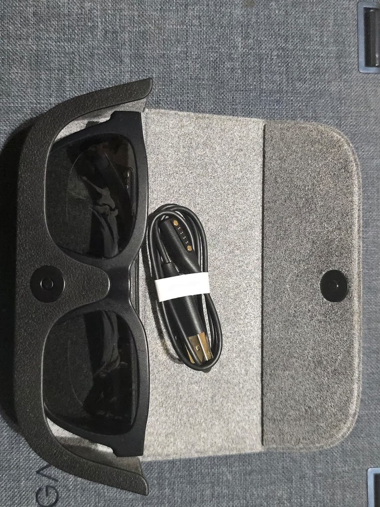 Bose Frames Altos Bluetooth Audio Sunglasses S/M - Black (Does not turn on)