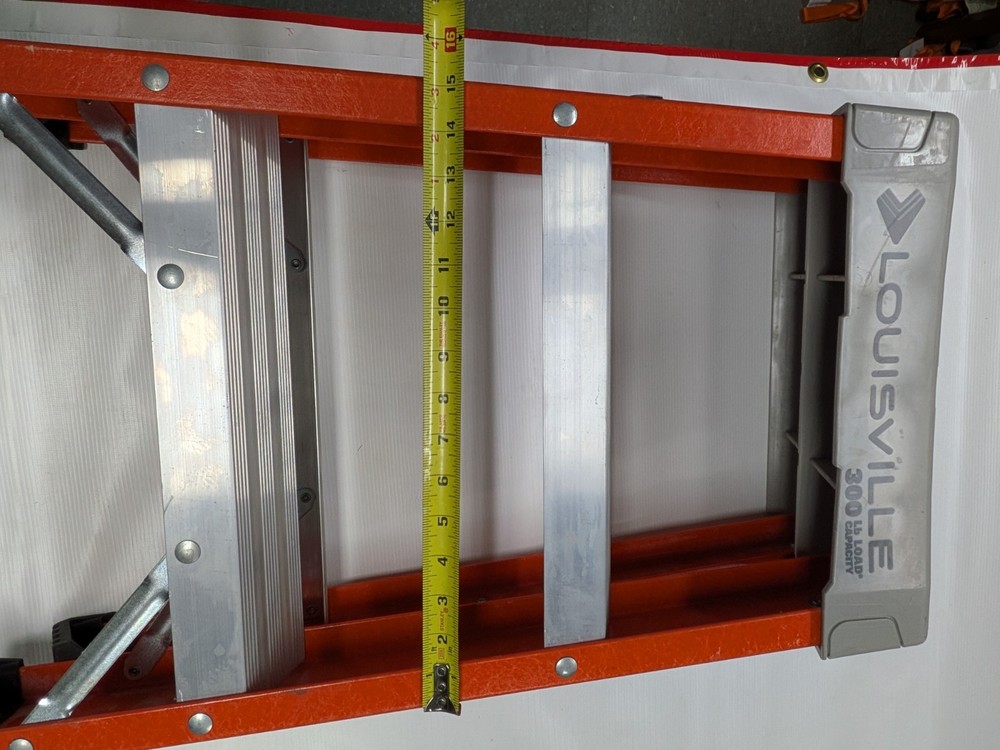 2' FOLDING STEP LADDER