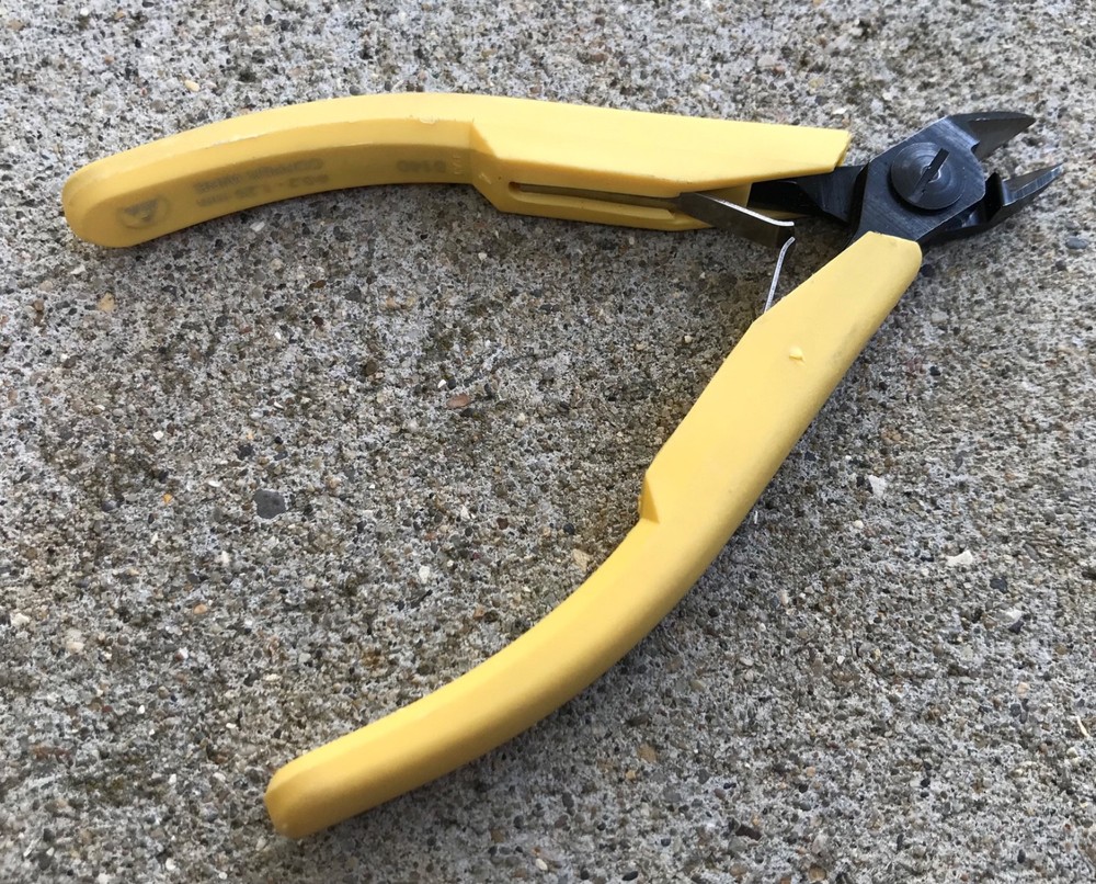 8140 Lindstrom diagonal side wire cutter, cuts