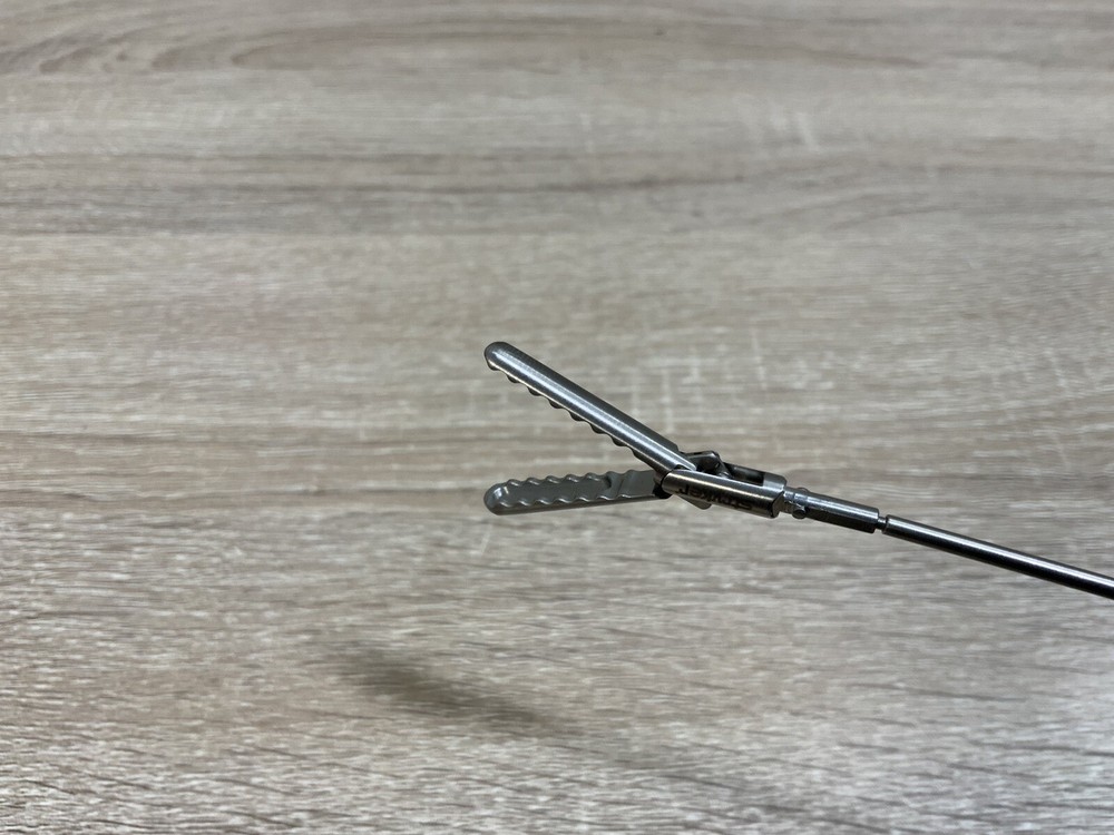 Stryker 250-080-585 Atraumatic Grasper 5mm x 45cm Insert