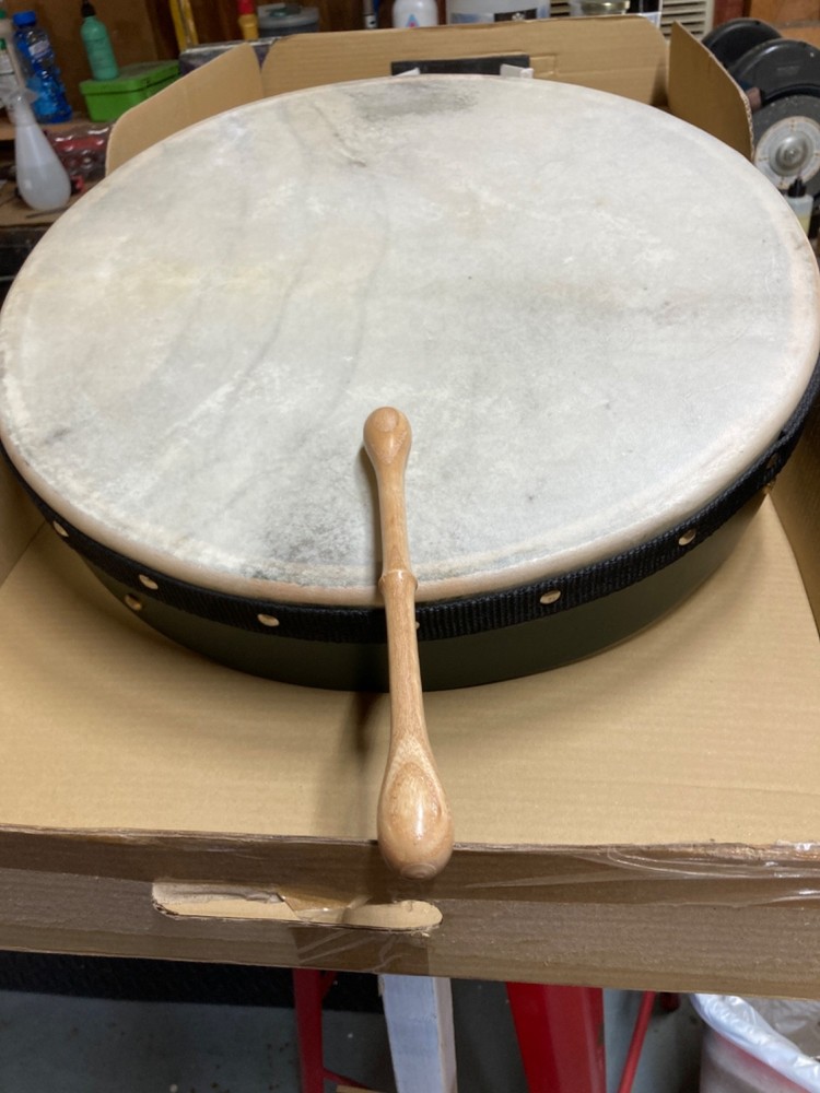 Bodhran, 18", Trinity College