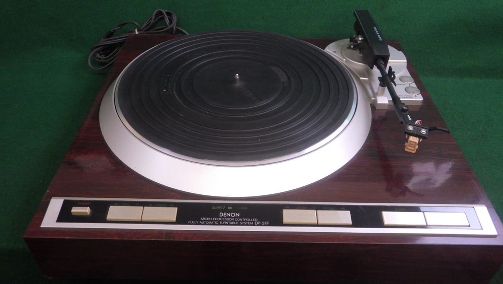 Vintage Denon phonograph-turntable DP-37F Microprocesor Controlled Automatic