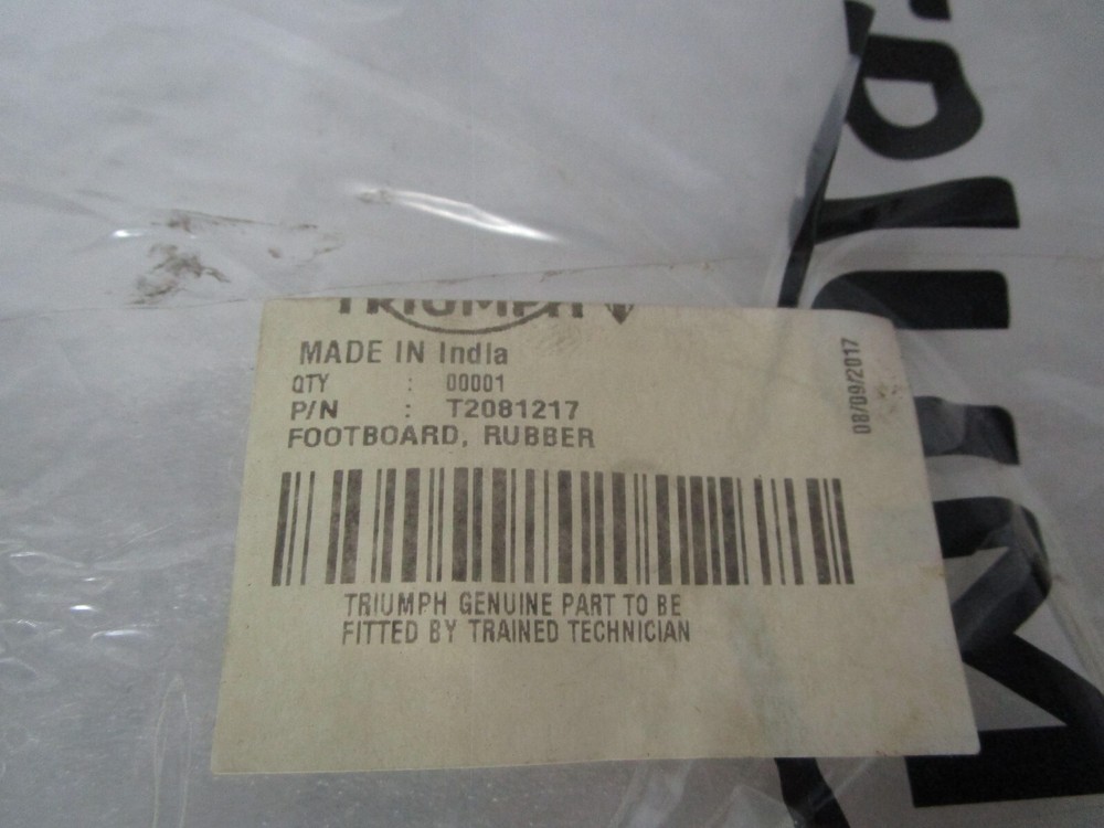 Triumph Thunderbird 1600 1700 Passenger Floorboard Rubber (ONE)