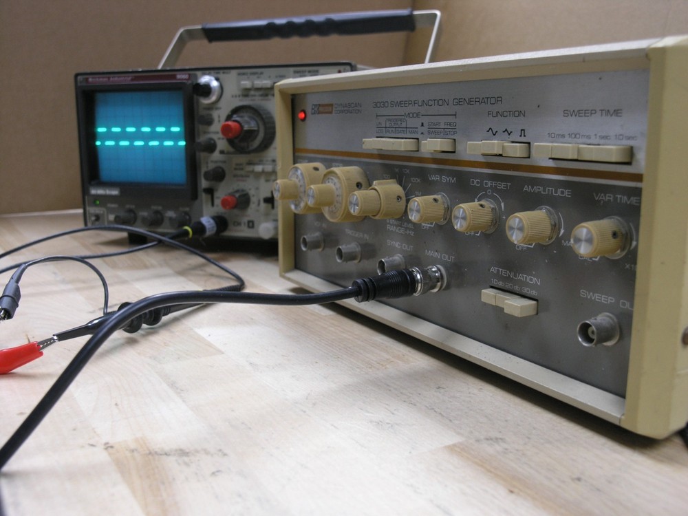 BK Precision Dynascan 3030 Sweep/ Function Generator