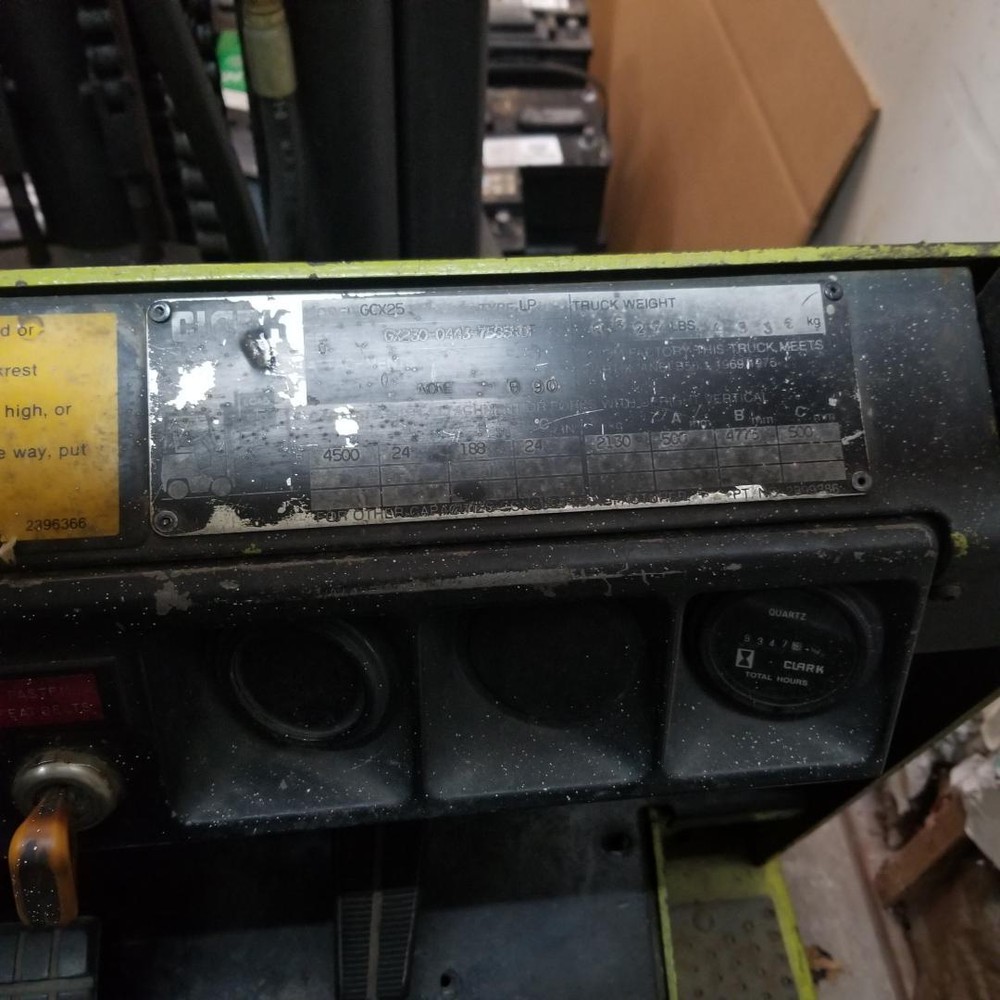 Clark GCX25 Propane Forklift - Needs repairs