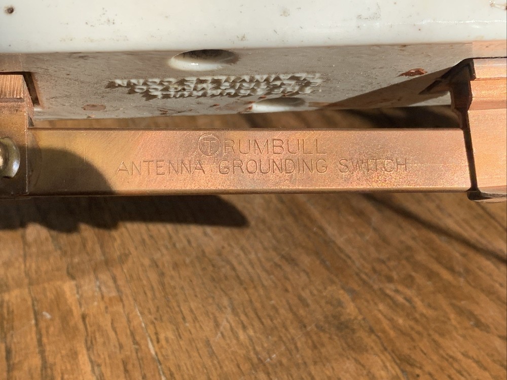 Trumbull Knife Switch