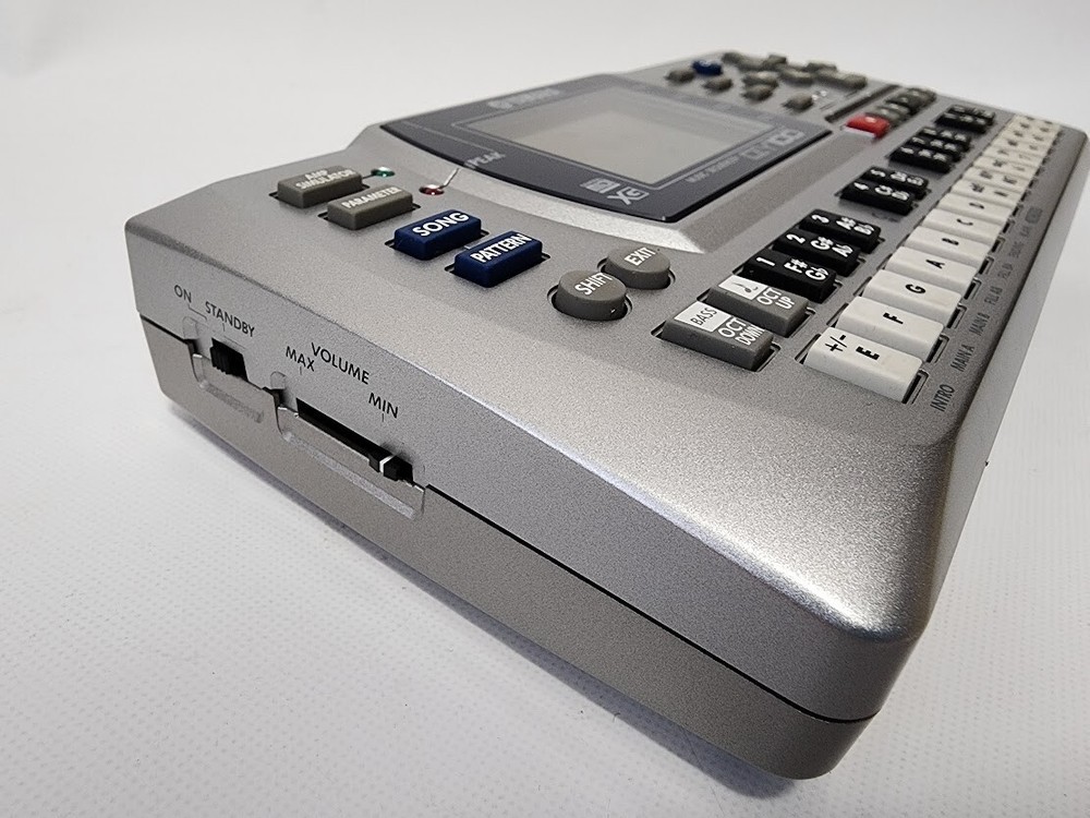 YAMAHA QY100 Sampler Sequencer Sound Module Rhythm Machine