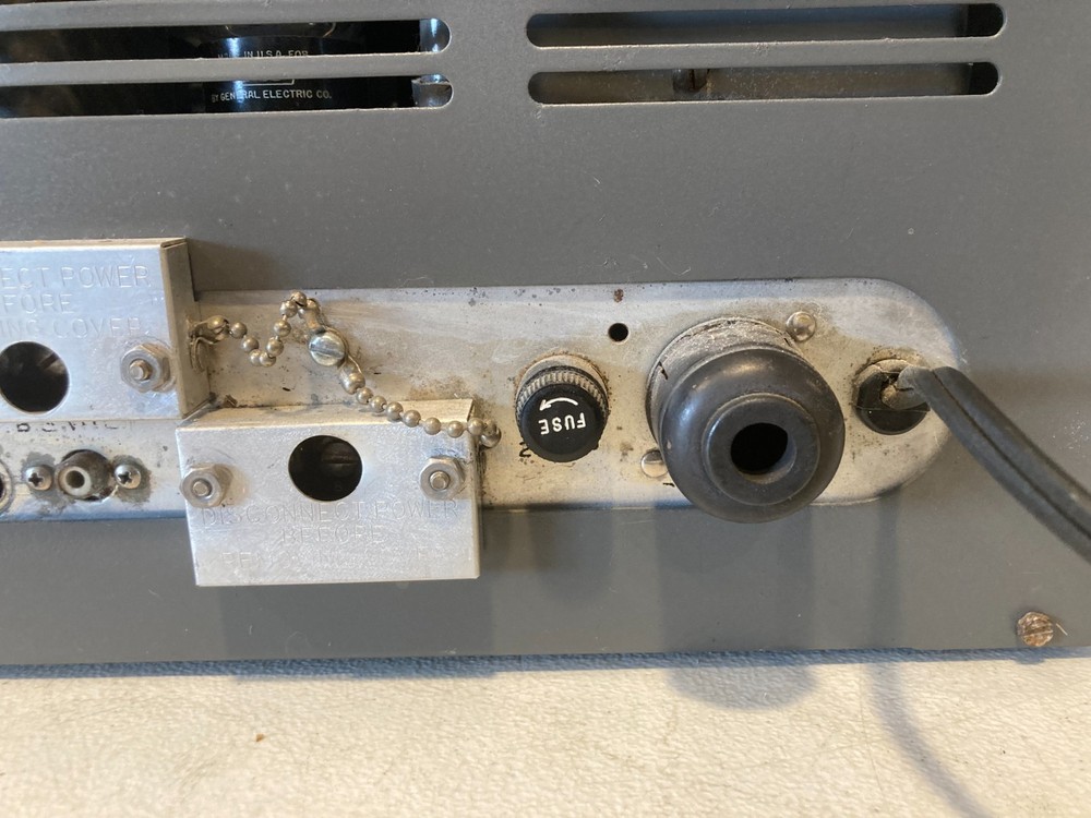 Vintage National NC-183D Communication Receiver Power On