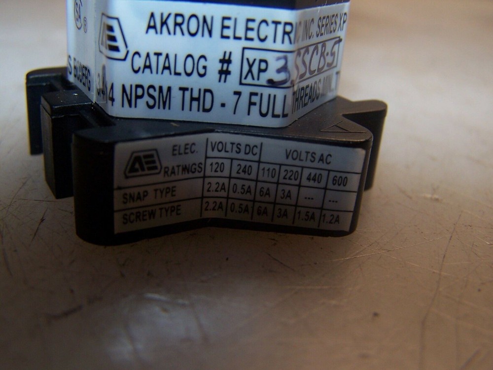 NEW AKRON HAZARDOUS LOCATION 3 POSITION MAINTAINED SELECTOR SWITCH XP3SSCB-5