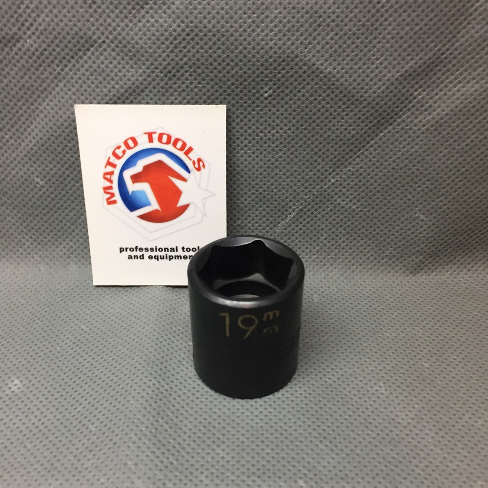 Matco Tools BP19M2 19mm 3/8 Drive 6-point Shallow Impact Socket.