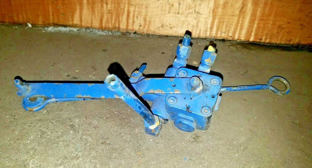 FREIGHTLINER LEVELING VALVE 16-14530-000