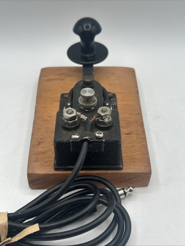 Vintage Telegraph / Morse Code Key - Wood Base - Marked CTE 2600 3A -Tested