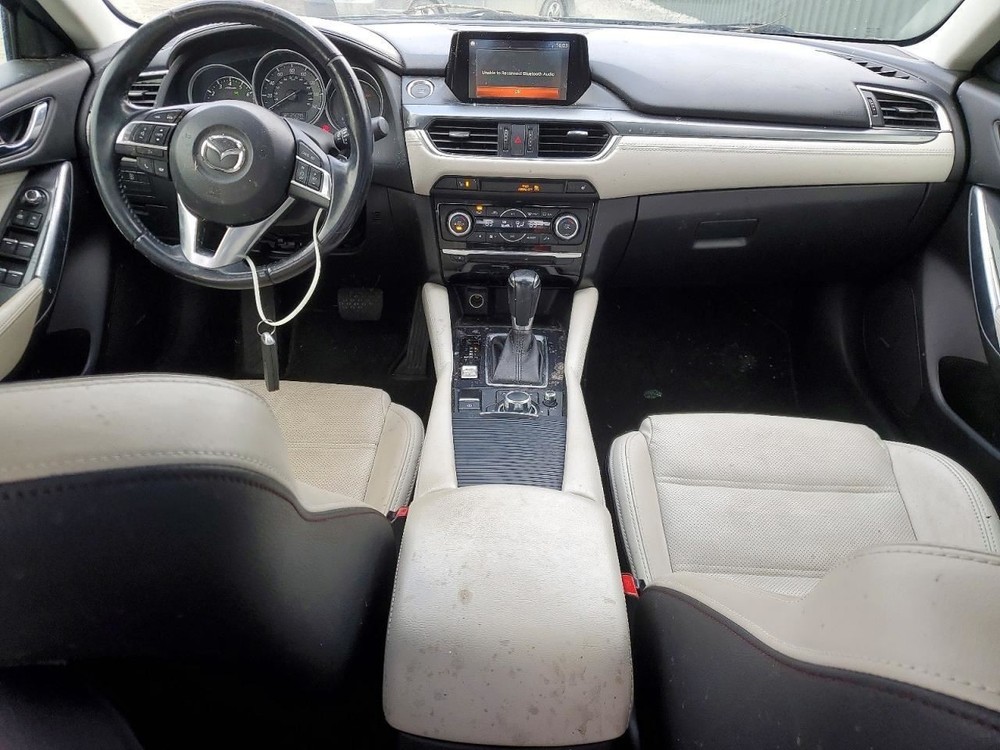 6 2016 Glove Box 5015409