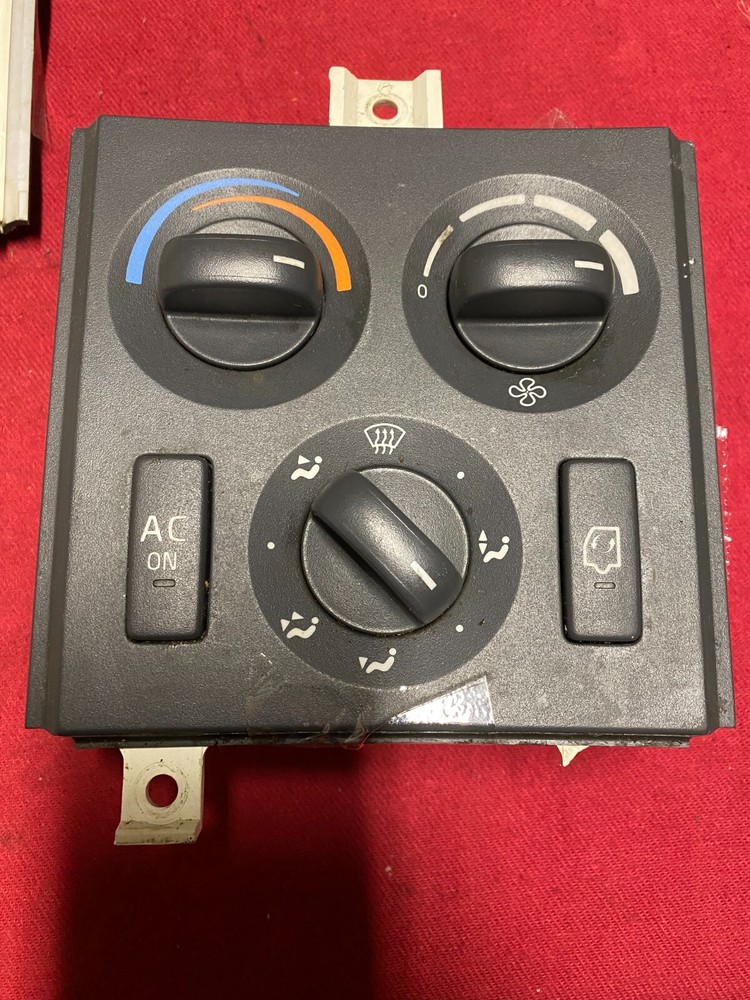 VOLVO HVAC SWITCH  TEMPERATURE CONTROL module,   OEM, 21326144   BROKEN TAB
