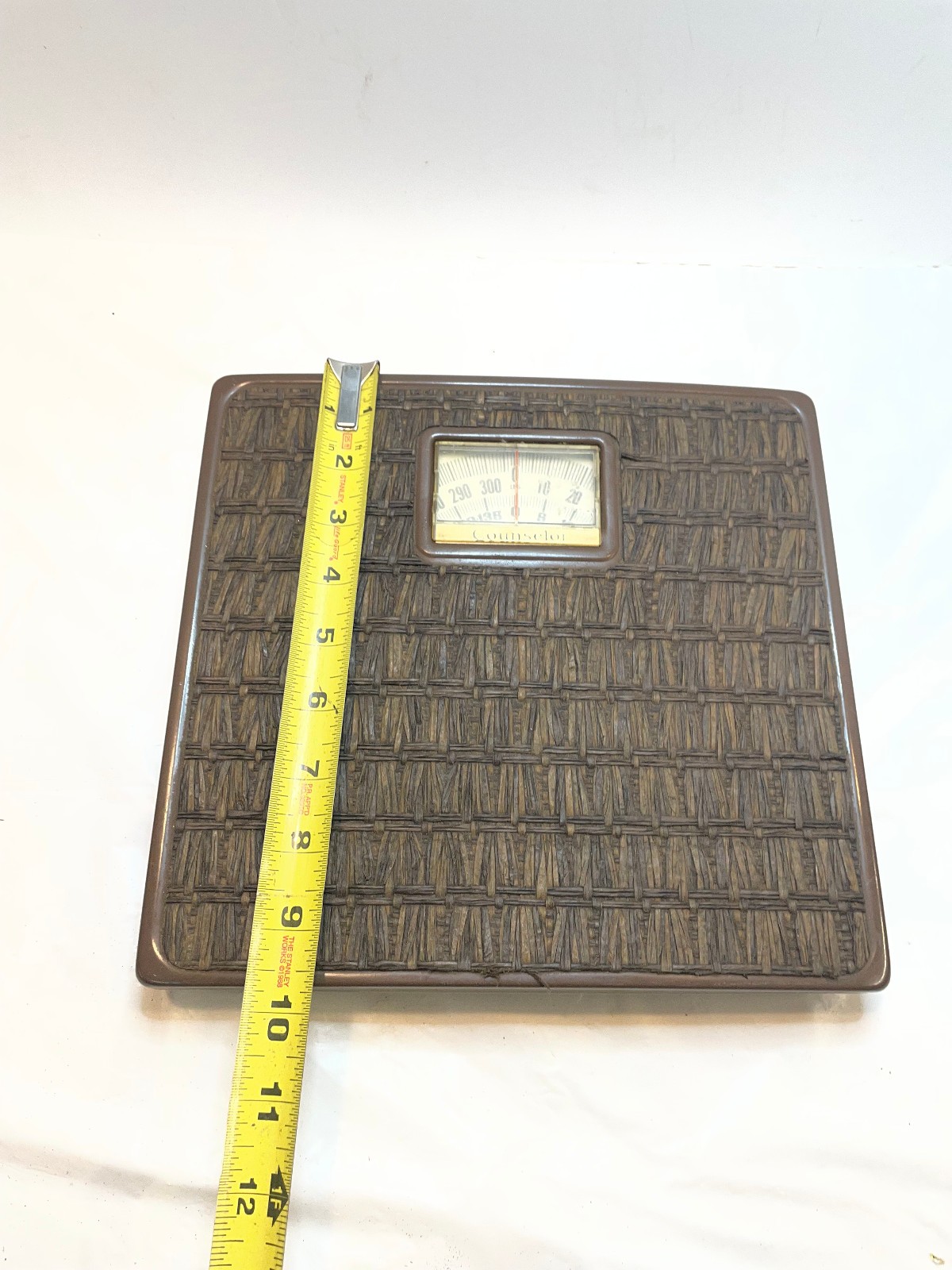 Vintage Counselor Bathroom Floor Scale Rattan Woven Pattern Mechanical 300 lbs