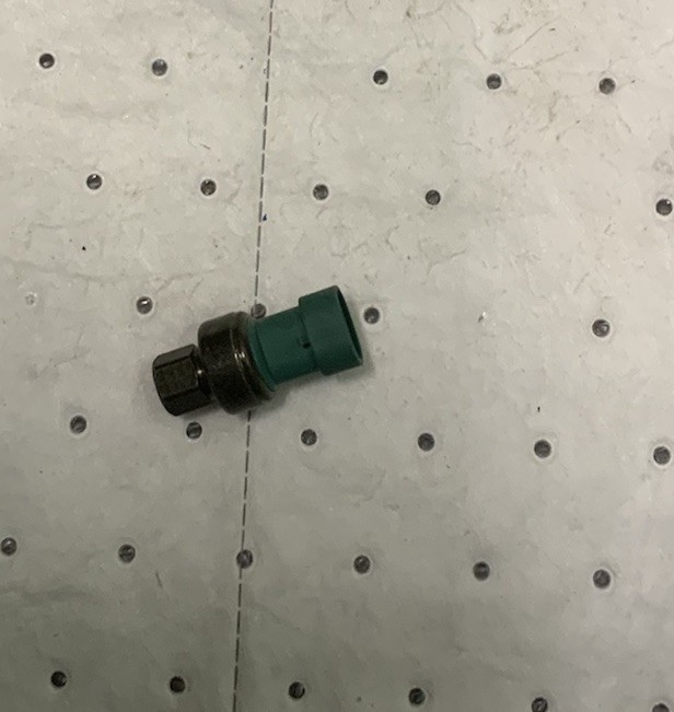 22-110 Ap Air Low Pressure Switch, Peterbilt