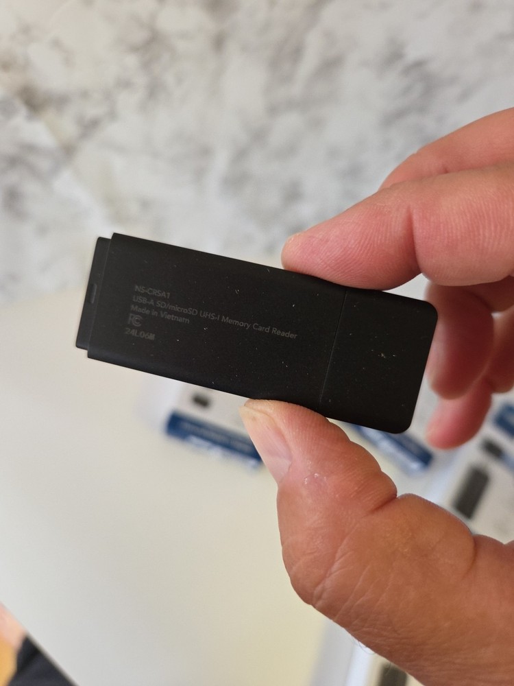 (4) Insignia USB-C USB to SD microSD Memory Card Reader PC MAC ios Android