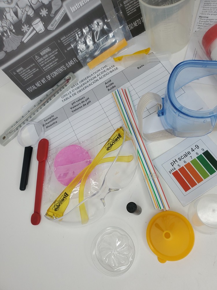 22 Pc. EduScience Wacky Lab Kids Intro Chemistry Interactive Set Incomplete