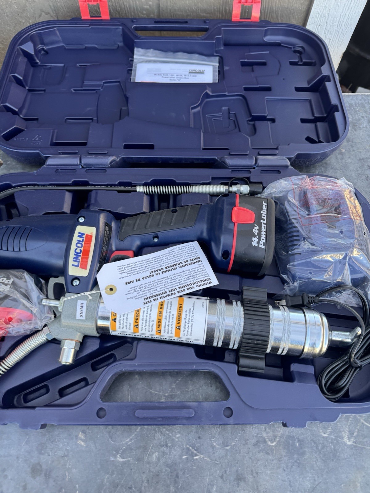 NEW!! LINCOLN 14.4V CORDLESS GREASE GUN, 1444, 1500 PSI