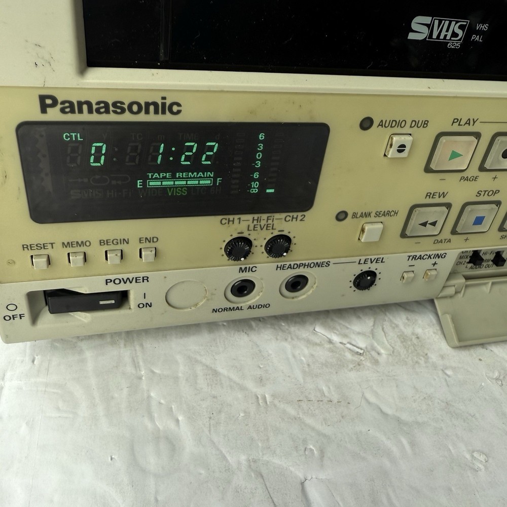 Panasonic AG-MD830E Cassette Recorder POWER TESTED ONLY