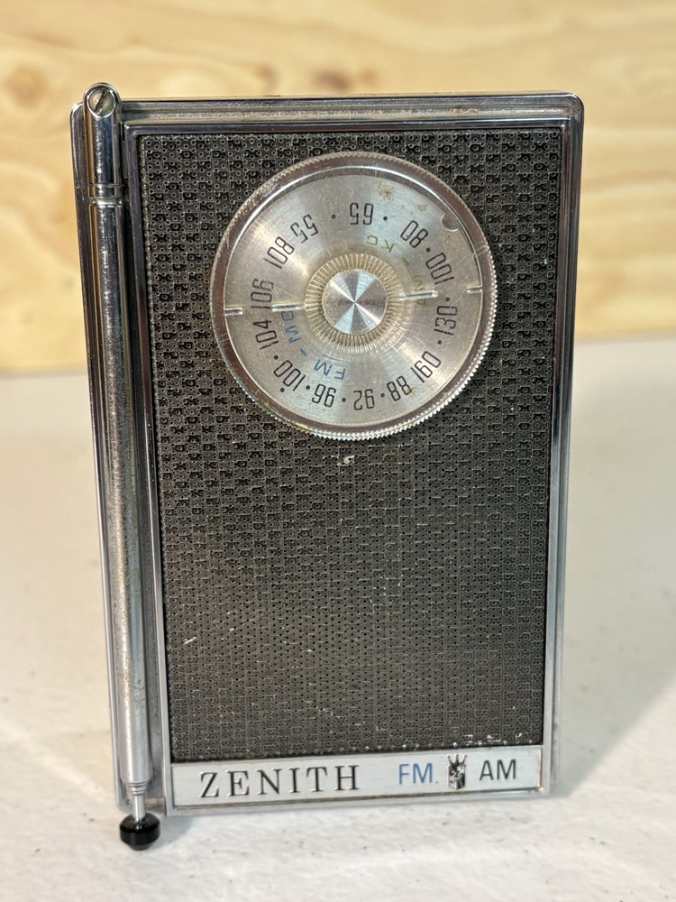 Vintage Zenith Transistor Radio R25W Not Working