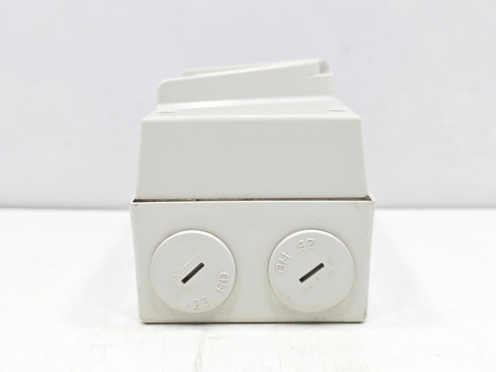 WHD35 SCHNEIDER ELECTRIC 35A 440V SURFACE MOUNT ISOLATING SWITCH IP66