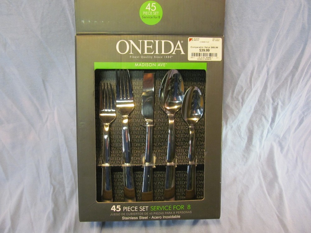 44 PIECE ONEIDA MADISON AVE FLATWARE SET (MISSING 1 SPOON) MOST ARE UNUSED