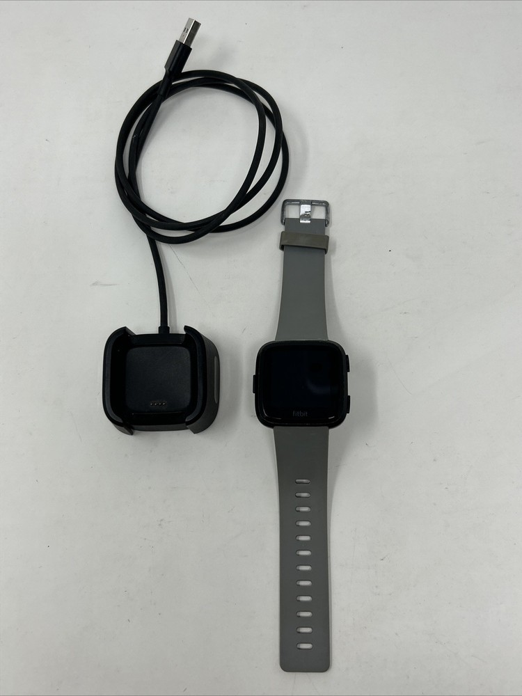 Fitbit Versa Smart Watch FB504 Black Grey Bundle Complete w/ Charger Tested