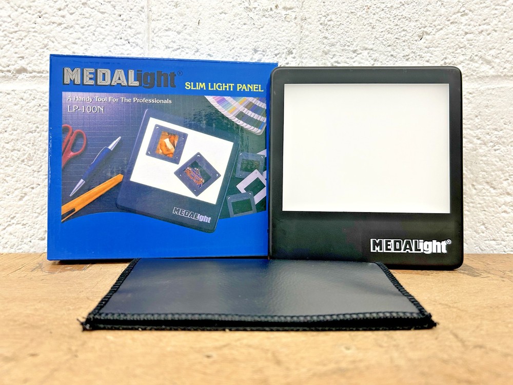 Medalight LP-100N Ultra-Thin LED Light Panel Negative and Slide Viewer