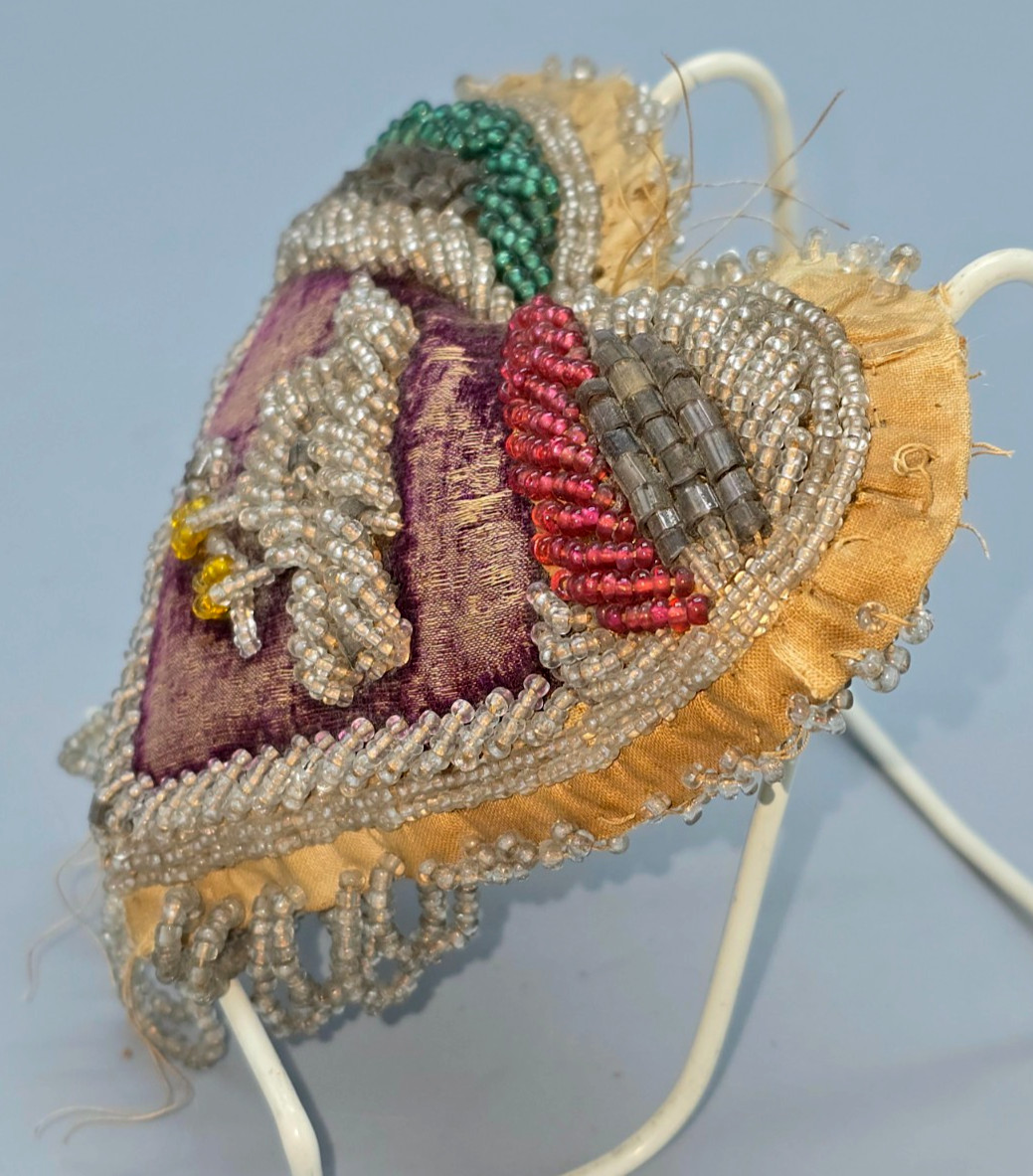 Antique Iroquois Nation 5.25 x 5.25" BEADED BIRD W/TWIG PIN CUSHION/WALL ART