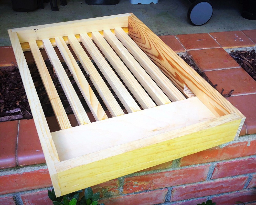 Pine 8 frame slatted rack for Langstroth bee hive