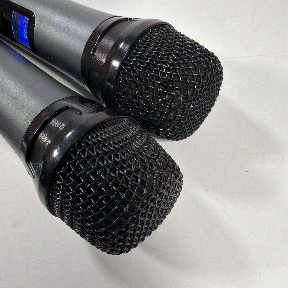 Pair of 900MHz Wireless Handheld Microphones Fixed Frequency 901.55 & 907.55 MHz