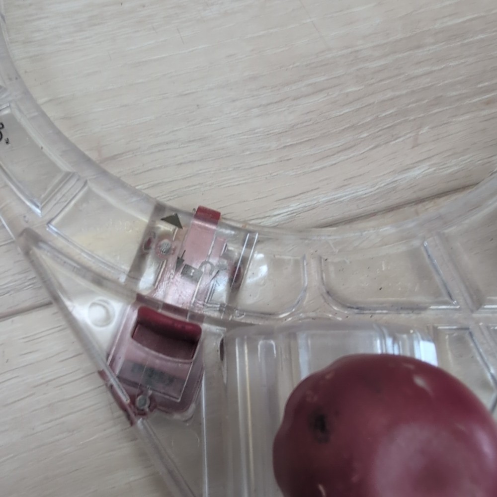 Milescraft Router Jigs Turnlock Offset Base & Circle/Edge Guide Thumb Release