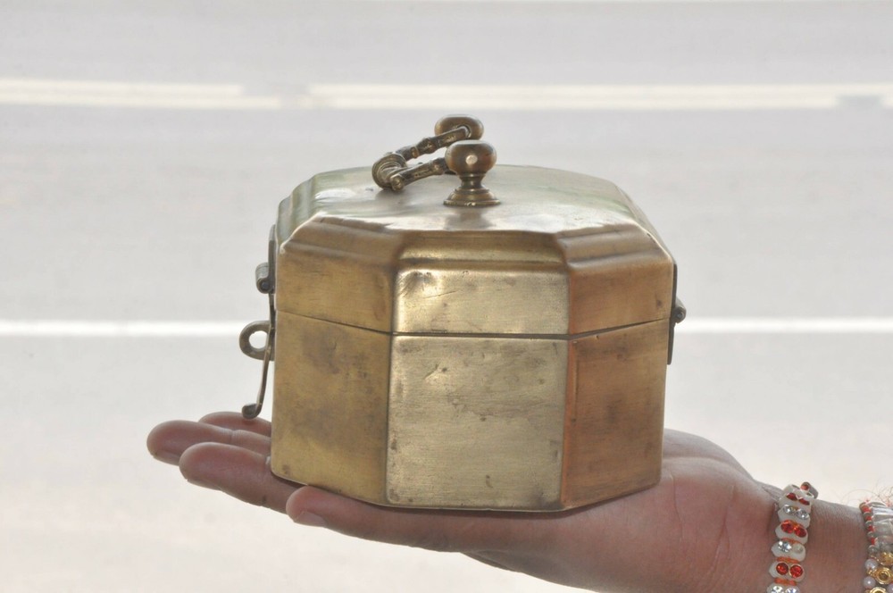 Vintage Brass Handcrafted Solid 5 Compartment Betel Nut Box
