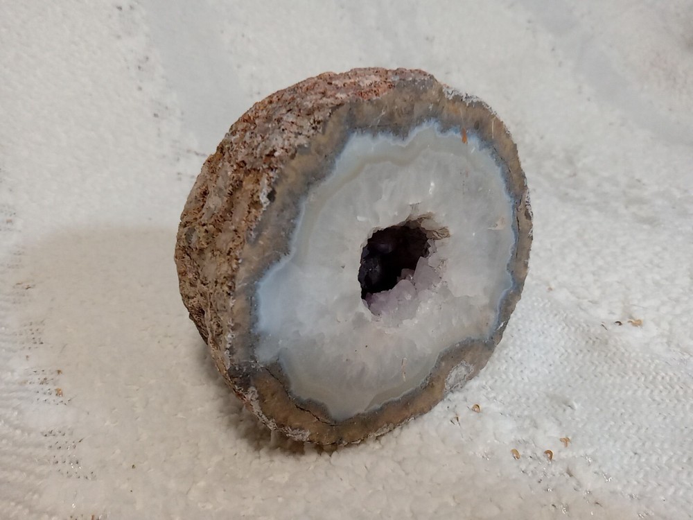 Geode Half w/light blue +Bonus Rock