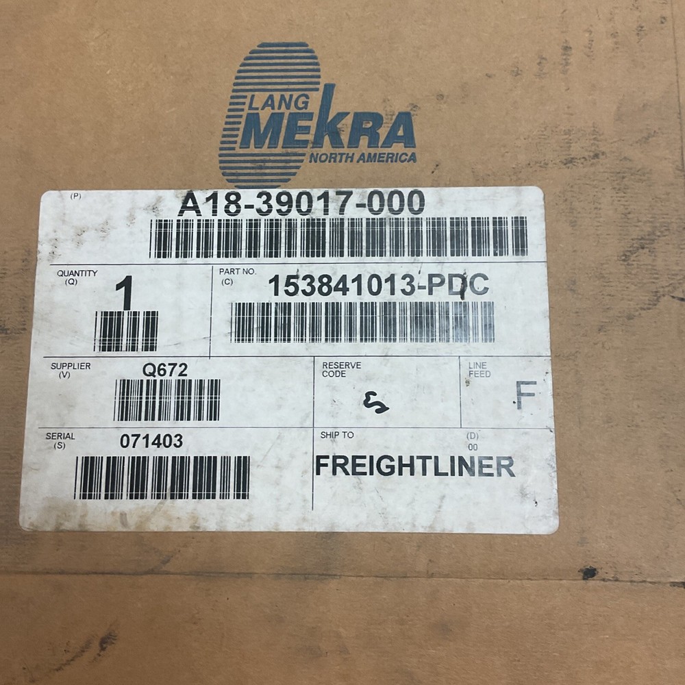 A183907000 Freightliner Mirror Plate